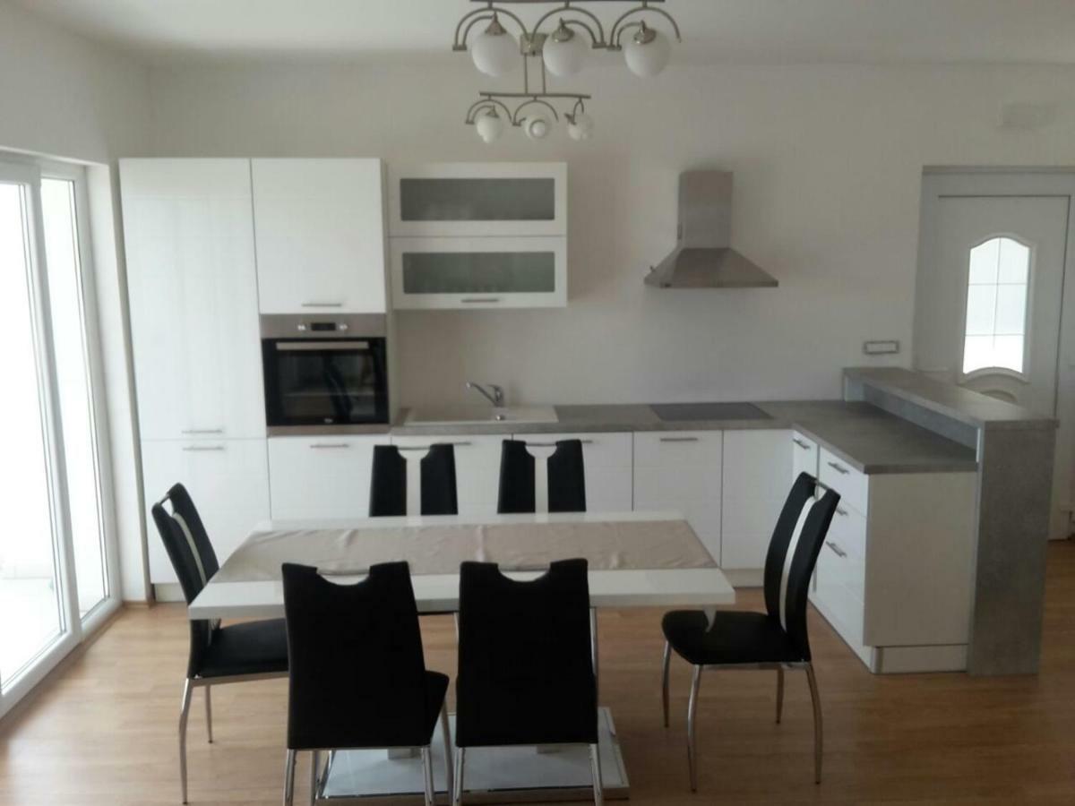 Apartman Mira- Omis Luaran gambar