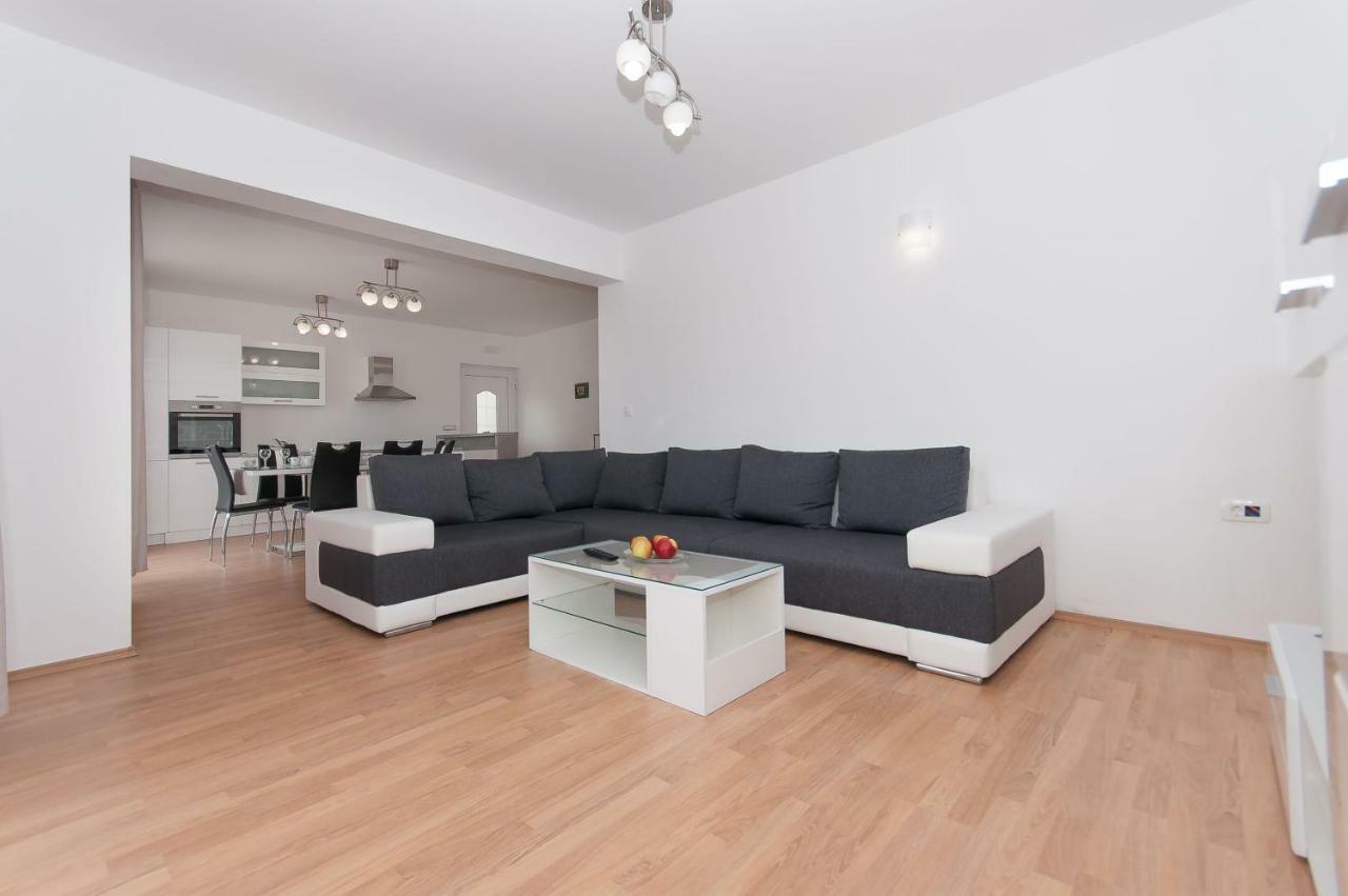 Apartman Mira- Omis Luaran gambar